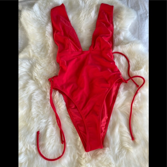 One piece swimsuit - Picture 4 of 4